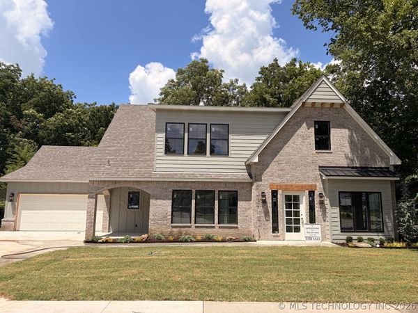 810 N Cedar Avenue , Broken Arrow, OK 74012