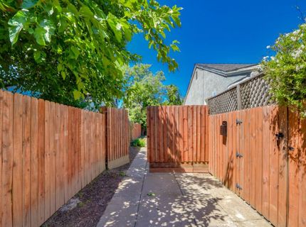 4400 E Nichols Ave, Sacramento, CA 95820 Photo