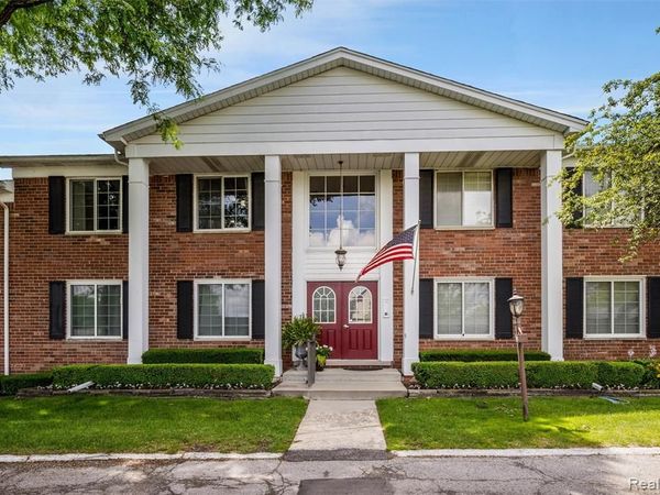 2426 Mulberry Square , Bloomfield Hills, MI 48302