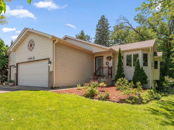 404 Minnesota Avenue, Roseville, MN 55113