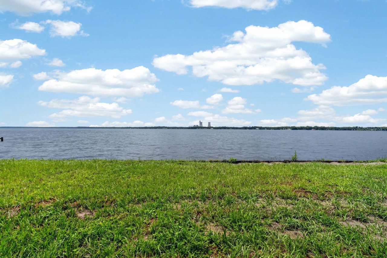 157 W Grandview Drive , East Palatka, FL 32131 Photo