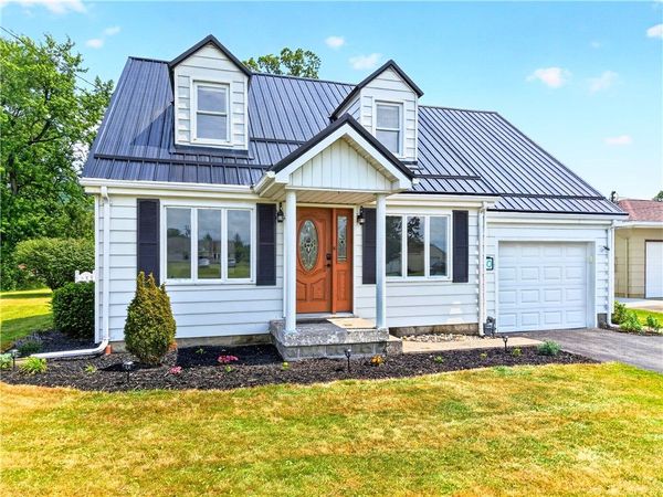160 Elizabeth St , Hopwood, PA 15445