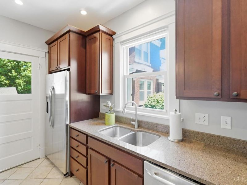2806 Madison Road, Cincinnati, OH 45209 Photo 16