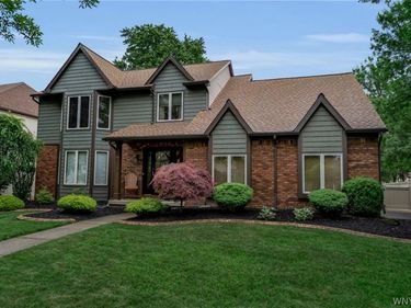 66 Beachridge Drive, Williamsville, NY 14051