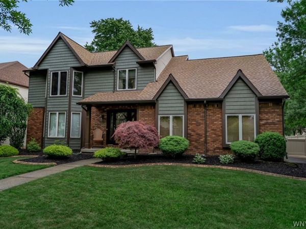 66 Beachridge Drive , Williamsville, NY 14051