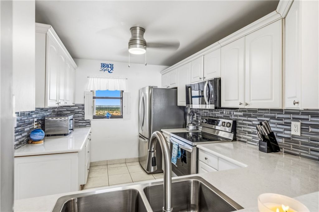 3200 N Highway A1a, Unit 1105, Fort Pierce, FL 34949 Photo