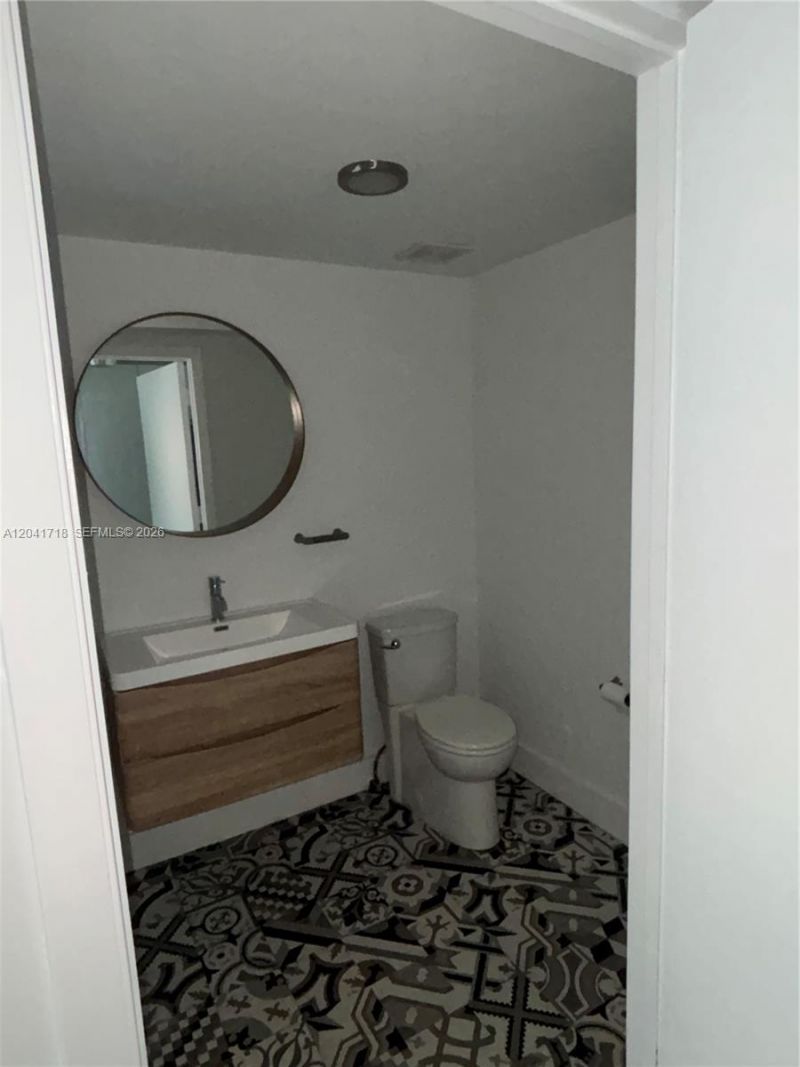 690 SW 1st Ct, Unit 2124, Miami, FL 33130 Photo