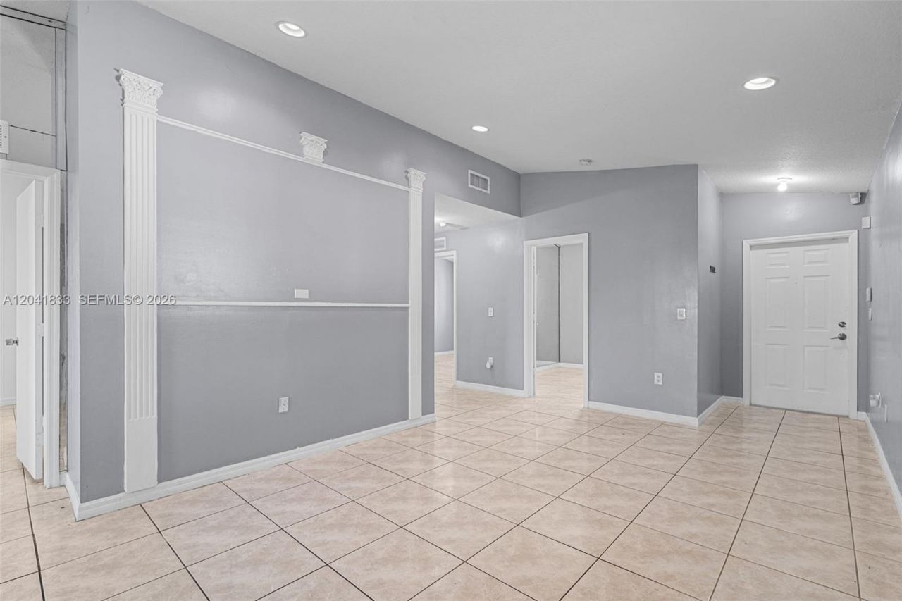 1261 SE 27th St , Unit 201, Homestead, FL 33035 Photo