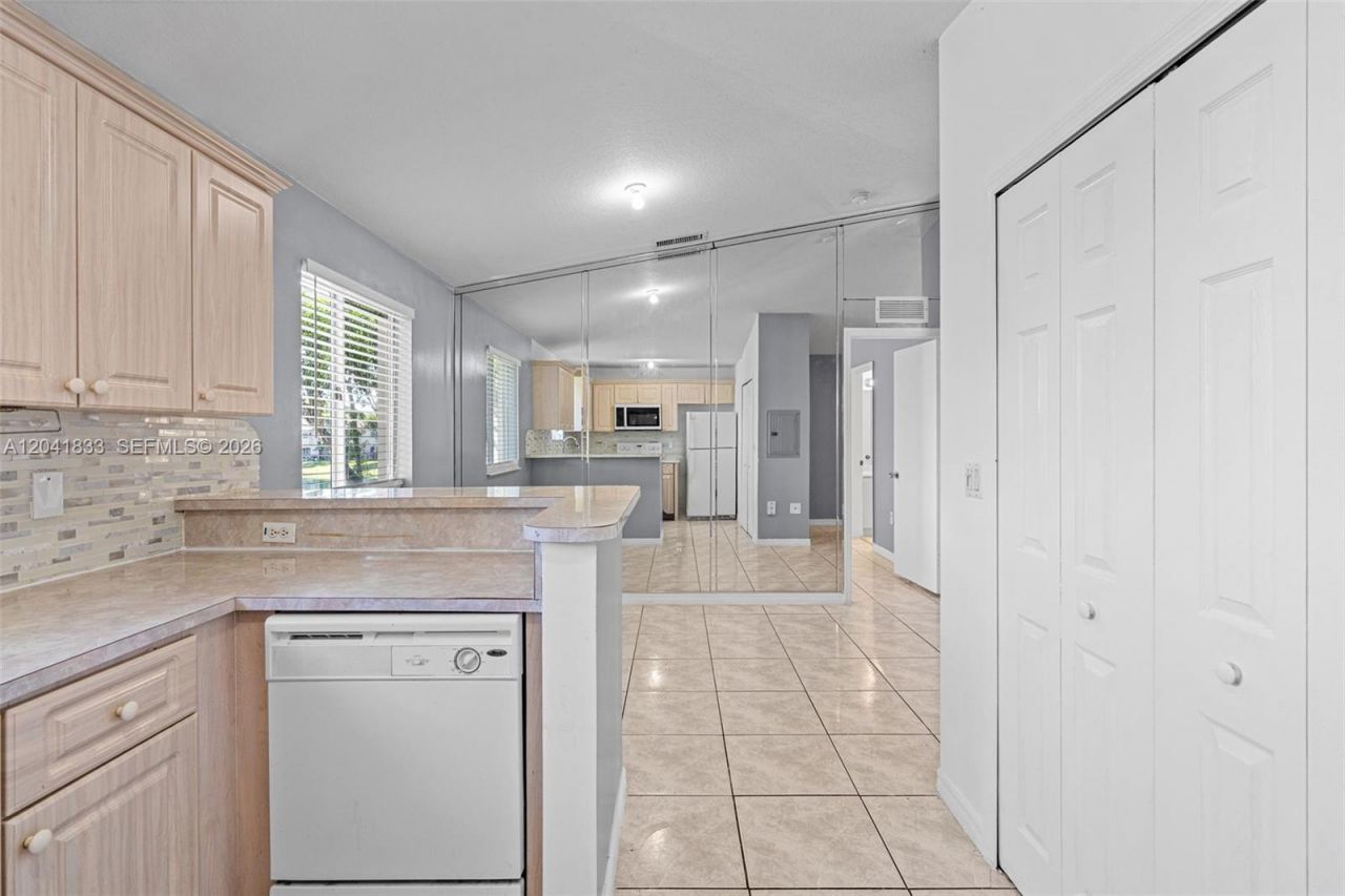 1261 SE 27th St , Unit 201, Homestead, FL 33035 Photo