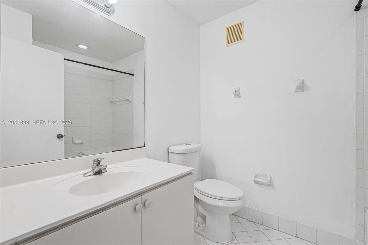 1261 SE 27th St , Unit 201, Homestead, FL 33035 Photo