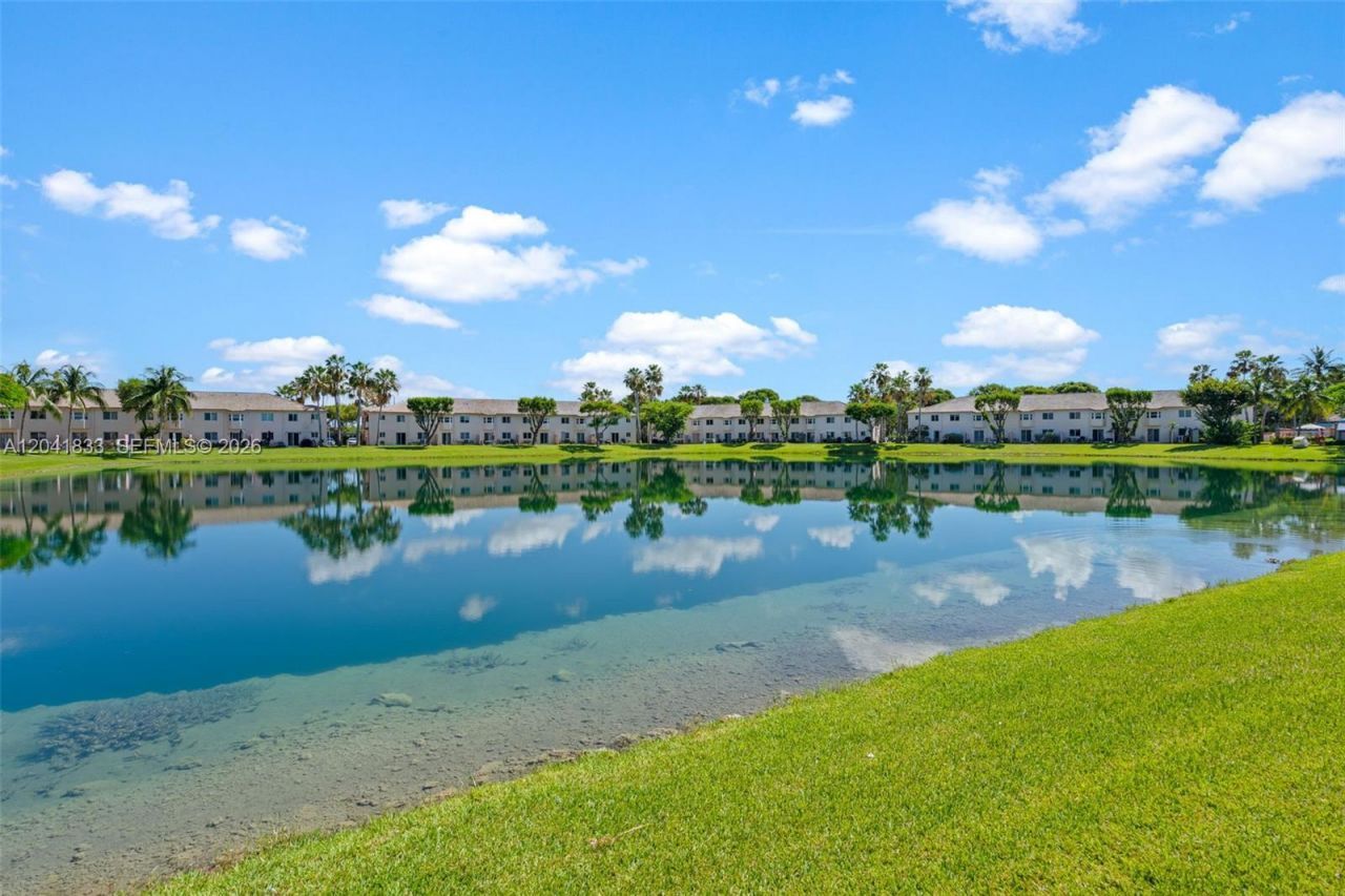 1261 SE 27th St , Unit 201, Homestead, FL 33035 Photo