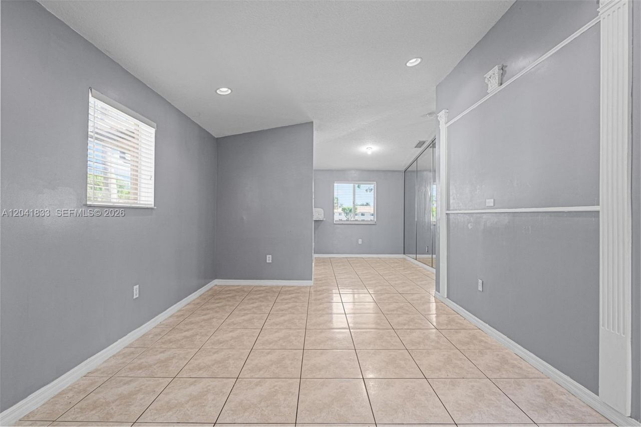 1261 SE 27th St , Unit 201, Homestead, FL 33035 Photo
