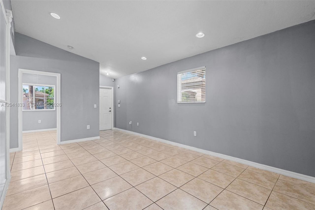 1261 SE 27th St , Unit 201, Homestead, FL 33035 Photo