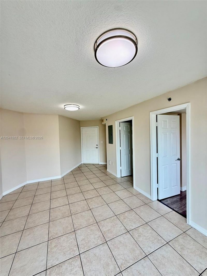 2475 NW 16th Street Rd , Unit 418, Miami, FL 33125 Photo