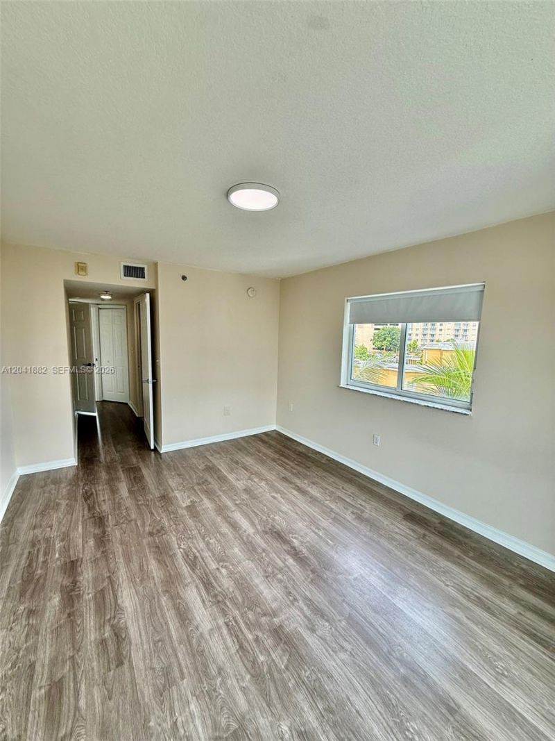 2475 NW 16th Street Rd , Unit 418, Miami, FL 33125 Photo