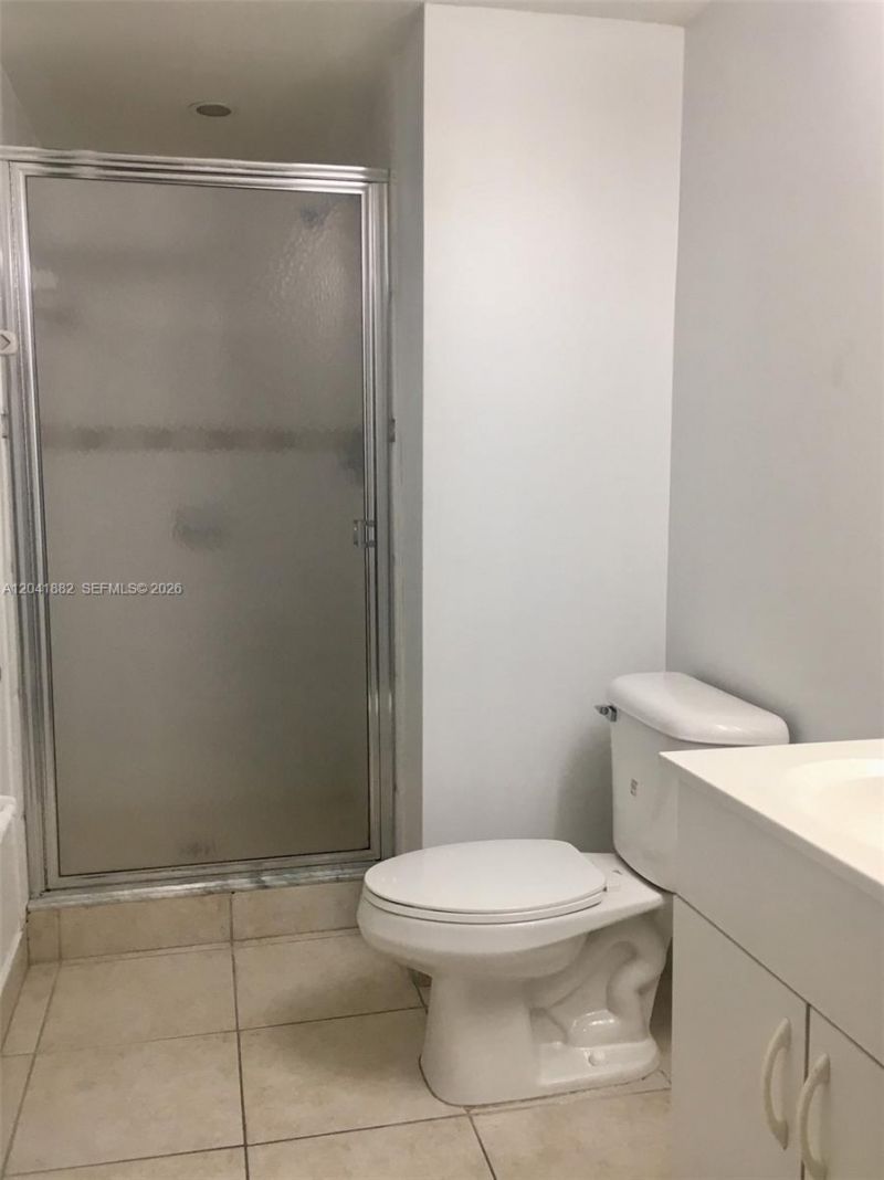 2475 NW 16th Street Rd , Unit 418, Miami, FL 33125 Photo