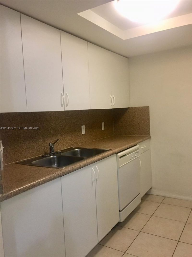 2475 NW 16th Street Rd , Unit 418, Miami, FL 33125 Photo
