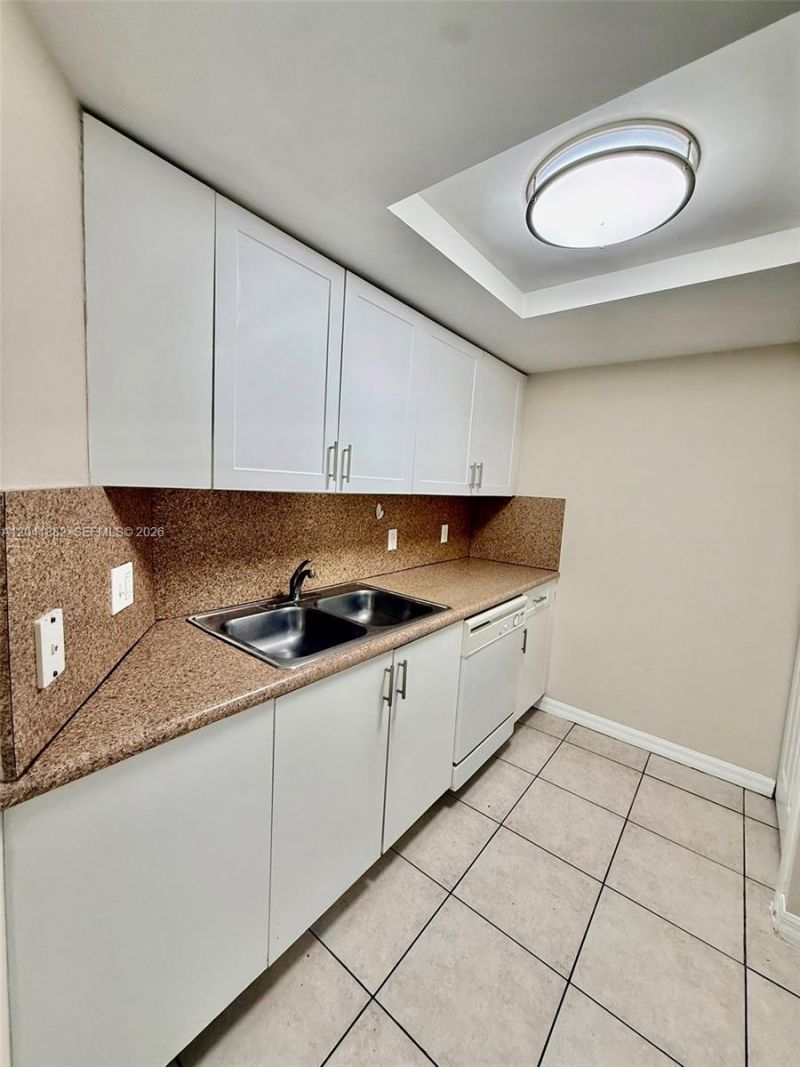 2475 NW 16th Street Rd , Unit 418, Miami, FL 33125 Photo