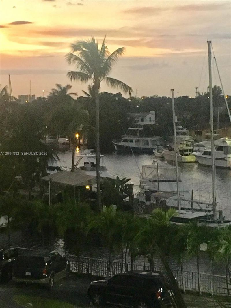 2475 NW 16th Street Rd , Unit 418, Miami, FL 33125 Photo