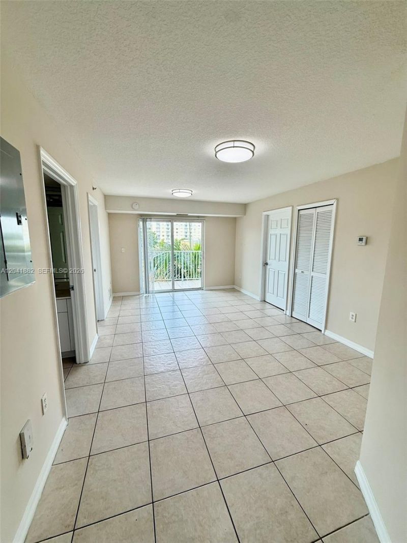2475 NW 16th Street Rd , Unit 418, Miami, FL 33125 Photo