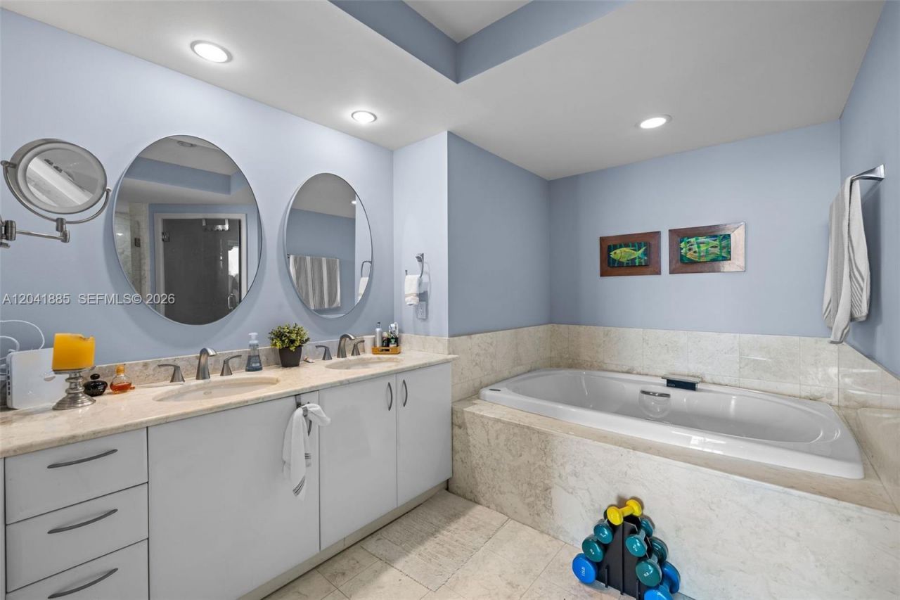 1331 Brickell Bay Dr , Unit 2909, Miami, FL 33131 Photo