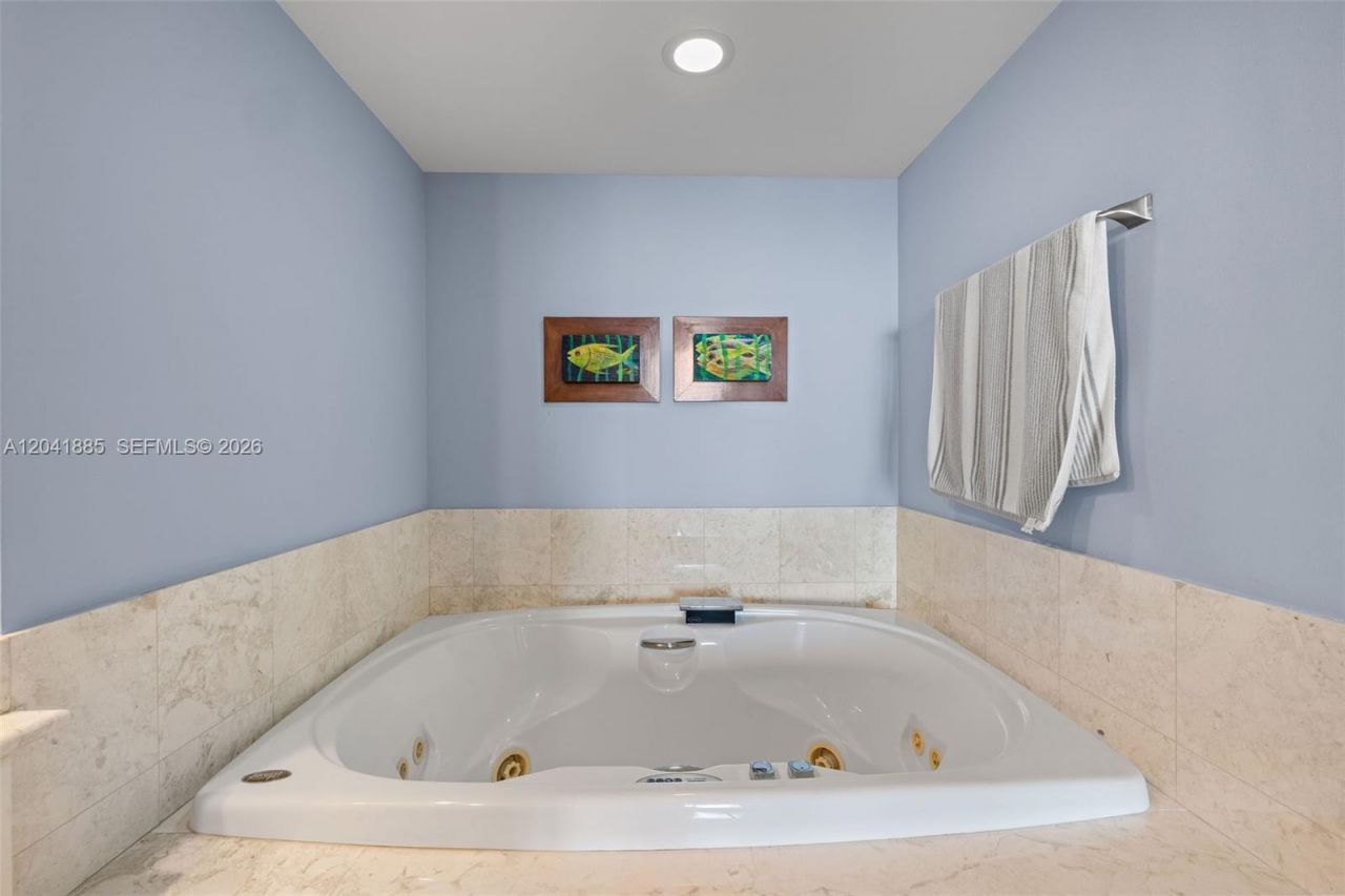 1331 Brickell Bay Dr , Unit 2909, Miami, FL 33131 Photo