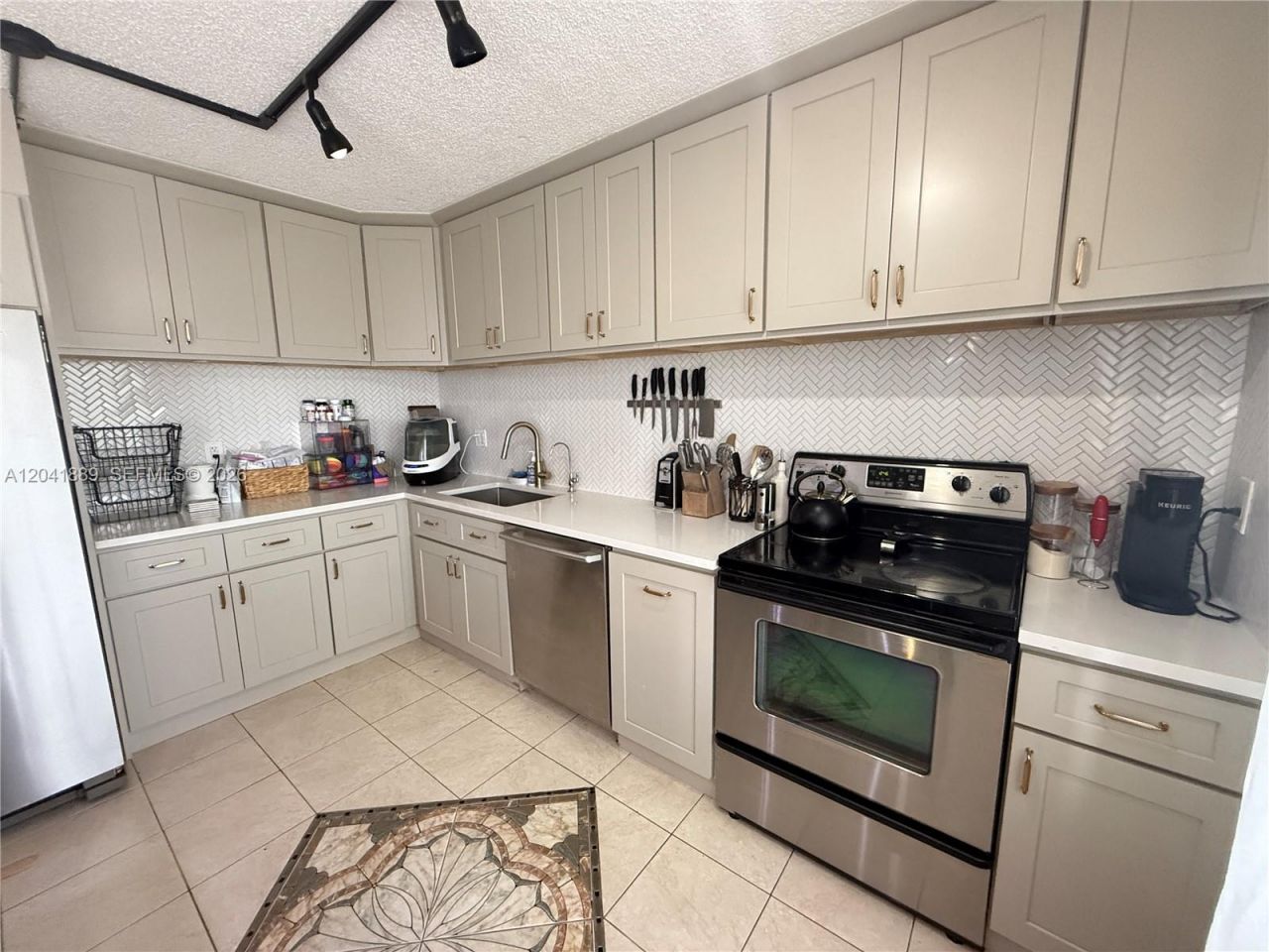 17000 NW 67th Ave , Unit 402, Hialeah, FL 33015 Photo