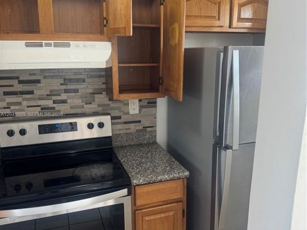 1551 W Okeechobee Rd , Unit 19, Hialeah, FL 33010