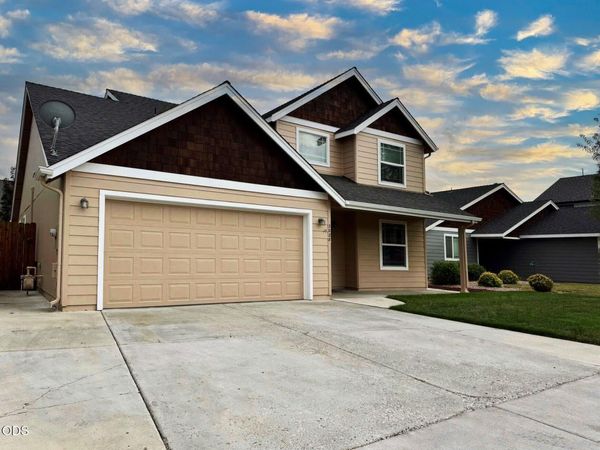 3028 SW Indian Place, Redmond, OR 97756