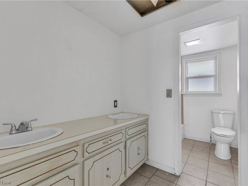 7614 Spring Garden Road, Parma, OH 44129 Photo 9