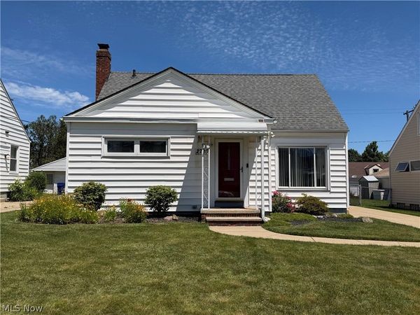 2720 Walbrook Avenue , Cleveland, OH 44109