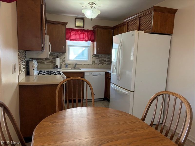 2720 Walbrook Avenue, Cleveland, OH 44109 Photo 19
