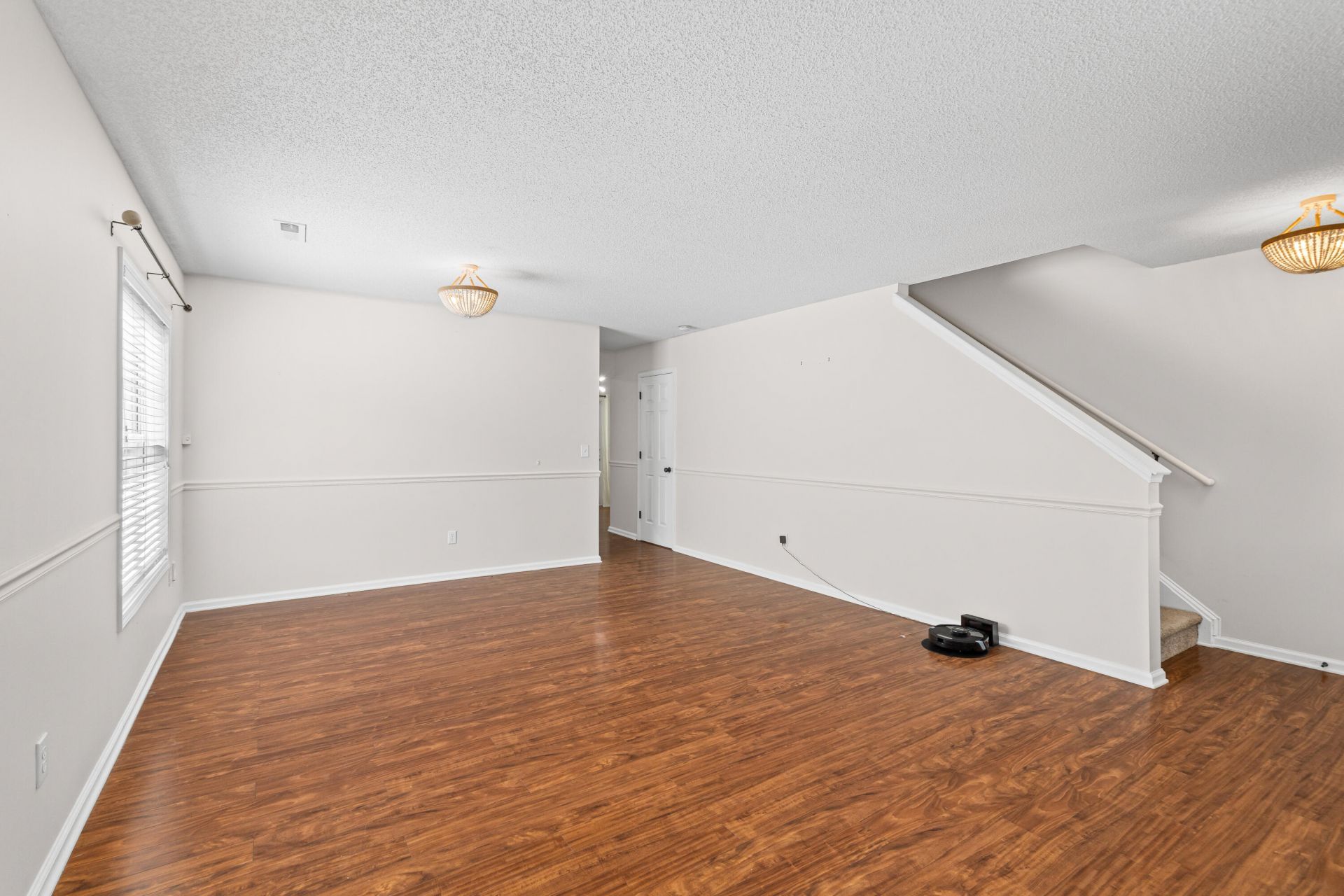 5143 Ballantine Drive Photo 6