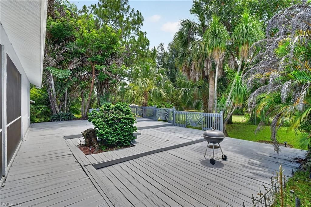 2581 4th Ave Ne, Naples, FL 34120 Photo