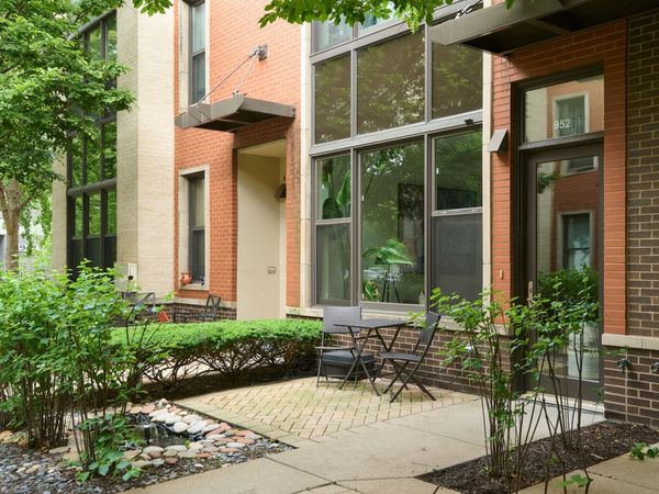 952 N Crosby Street, Chicago, IL 60610