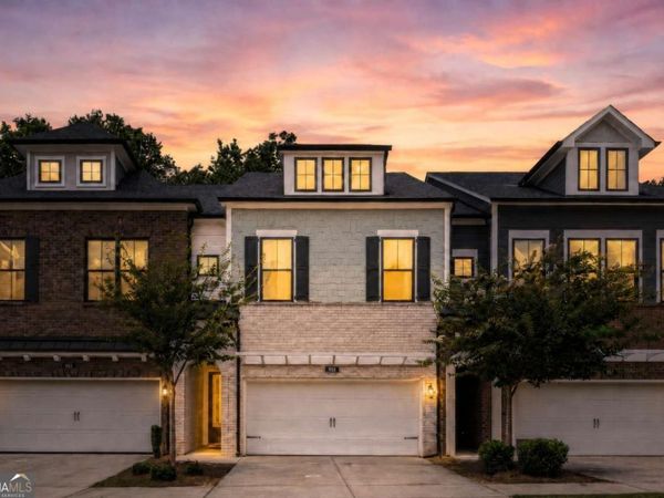 945 Kenway Avenue, Roswell, GA 30076