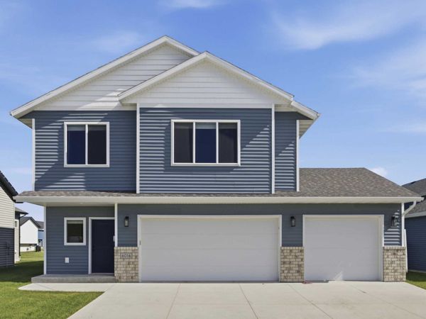 6016 79th Avenue S, Horace, ND 58047