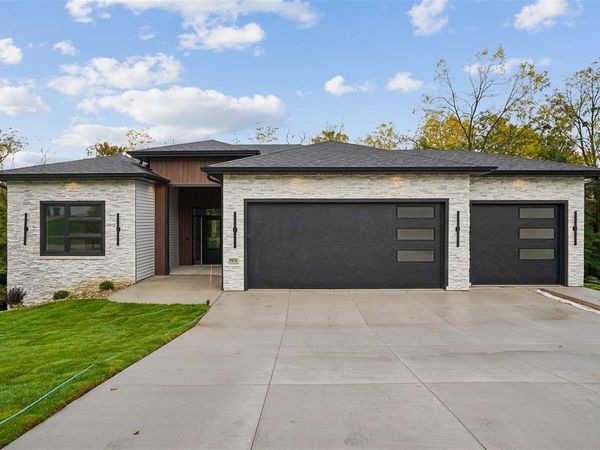 3931 NW Windfall Drive, Cedar Rapids, IA 52405