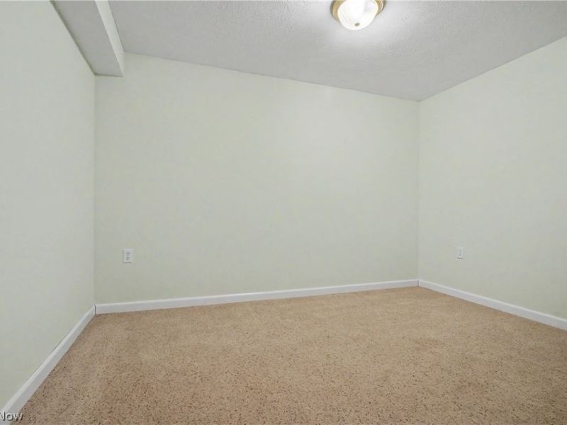975 W Parkway Boulevard, Aurora, OH 44202 Photo 34