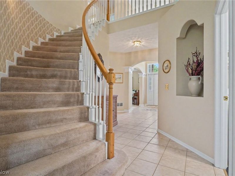 975 W Parkway Boulevard, Aurora, OH 44202 Photo 9