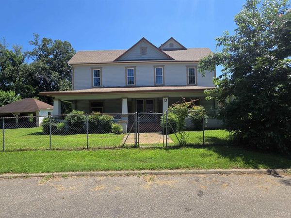 811 Wallace, De Queen, AR 71832
