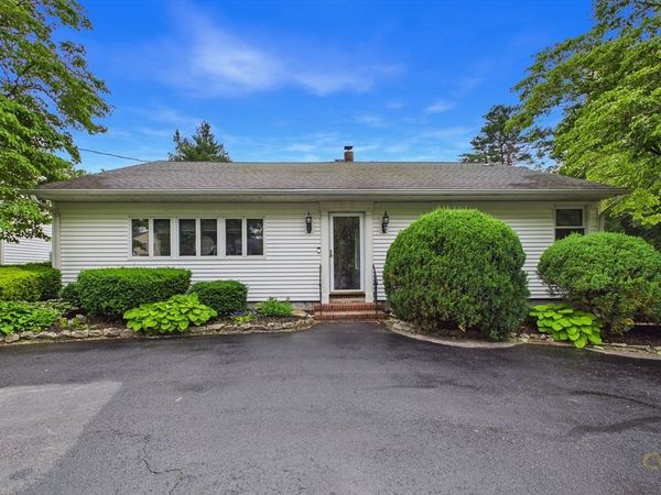 26 Pershing Ave, Acushnet, MA 02743