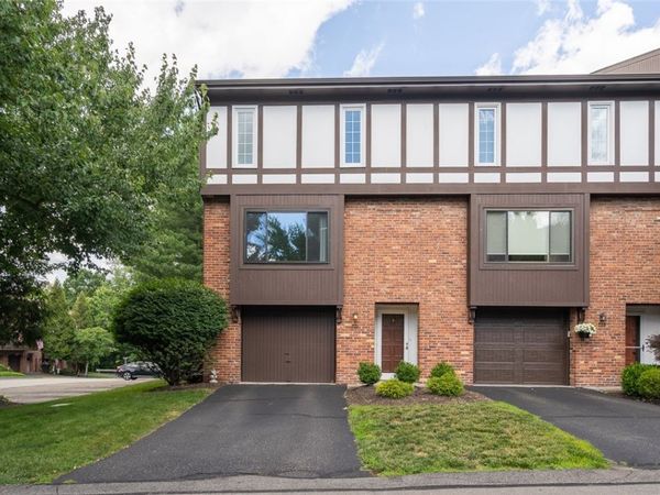 221 Woodbridge Ct, Pittsburgh, PA 15237