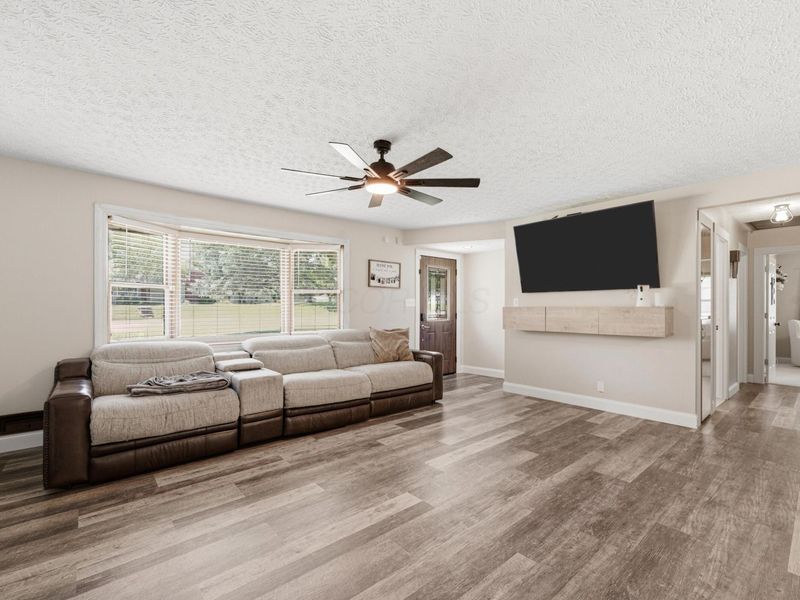 424 W Main Street, West Jefferson, OH 43162 Photo 6