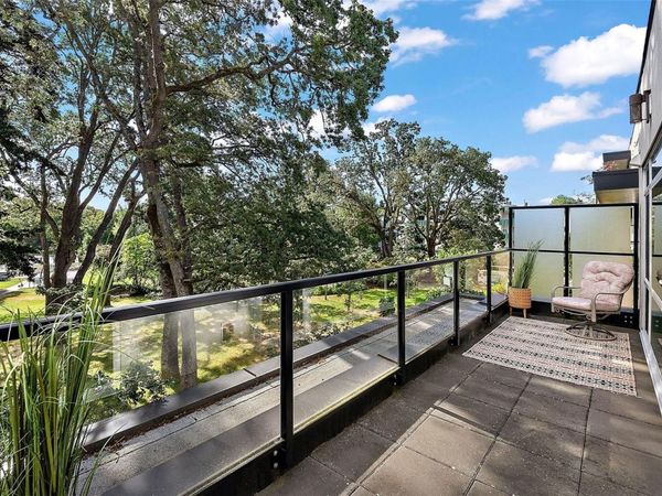 1531 Elford St , Unit #402, Victoria, BC V8R 3X9