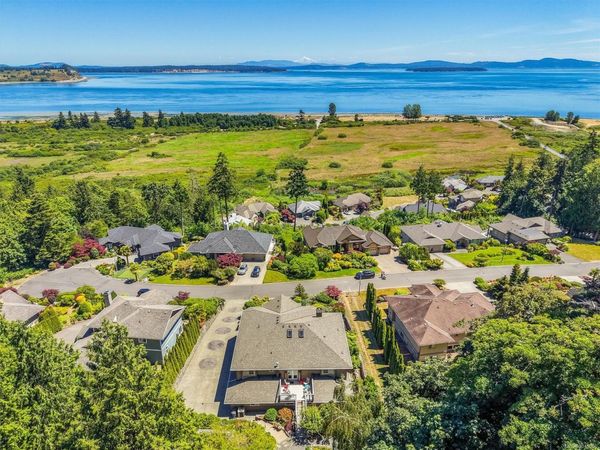 7012 Island View Pl , Central Saanich, BC V8M 2J6