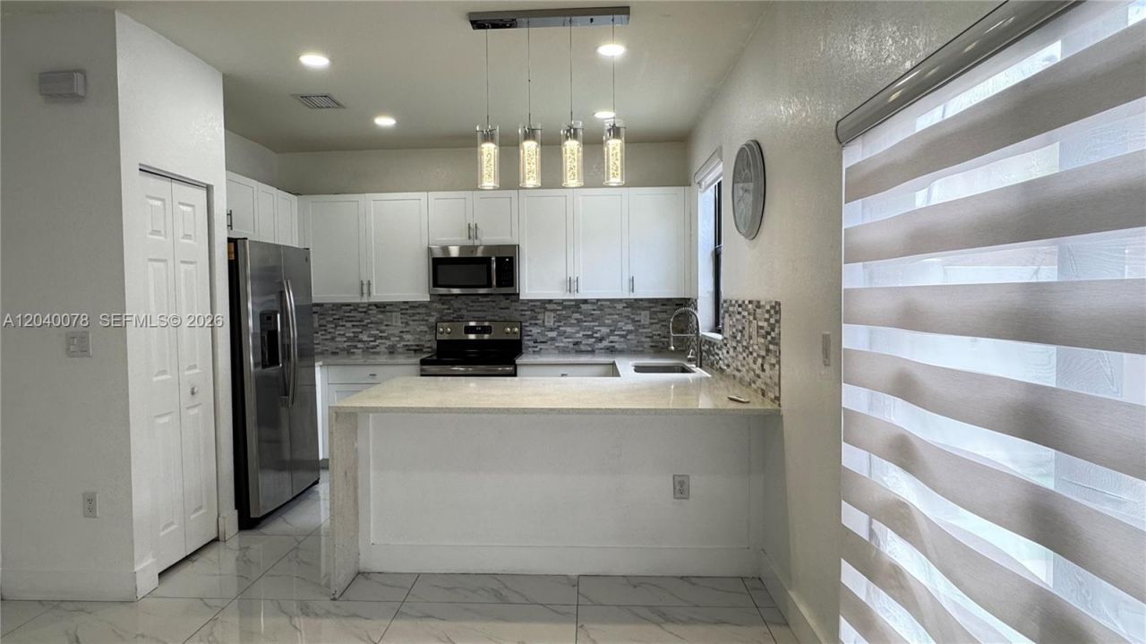 3318 W 106th Ter, Hialeah, FL 33018 Main Photo