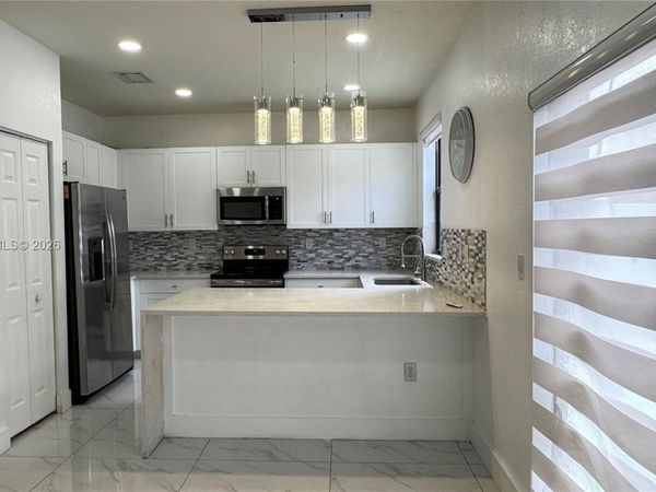 3318 W 106th Ter, Hialeah, FL 33018
