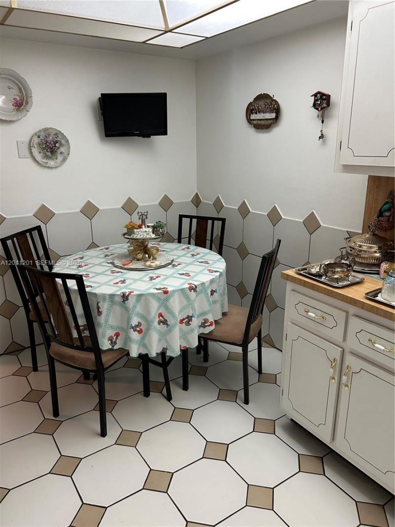 16325 Golf Club Rd , Unit 304, Weston, FL 33326 Photo