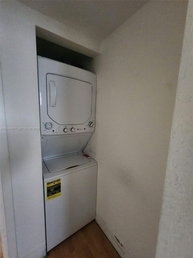 1080 99th St, Unit 212, Bay Harbor Islands, FL 33154 Photo
